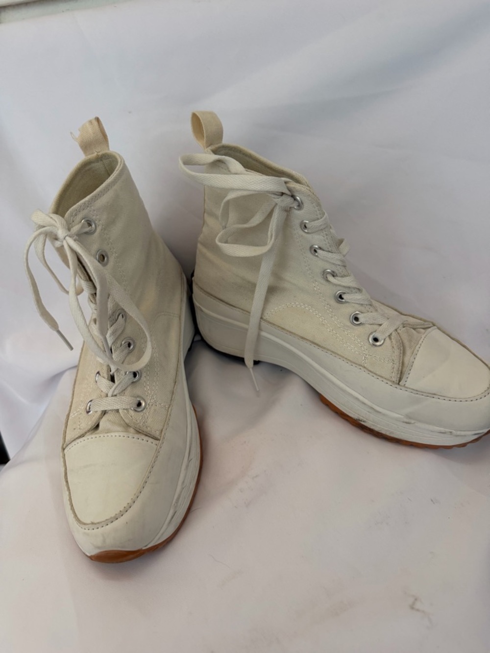 MADRAG Cream High-Top Lace-Up Platform Sneakers with Contrasting Lug Sole - Picture 2 of 15